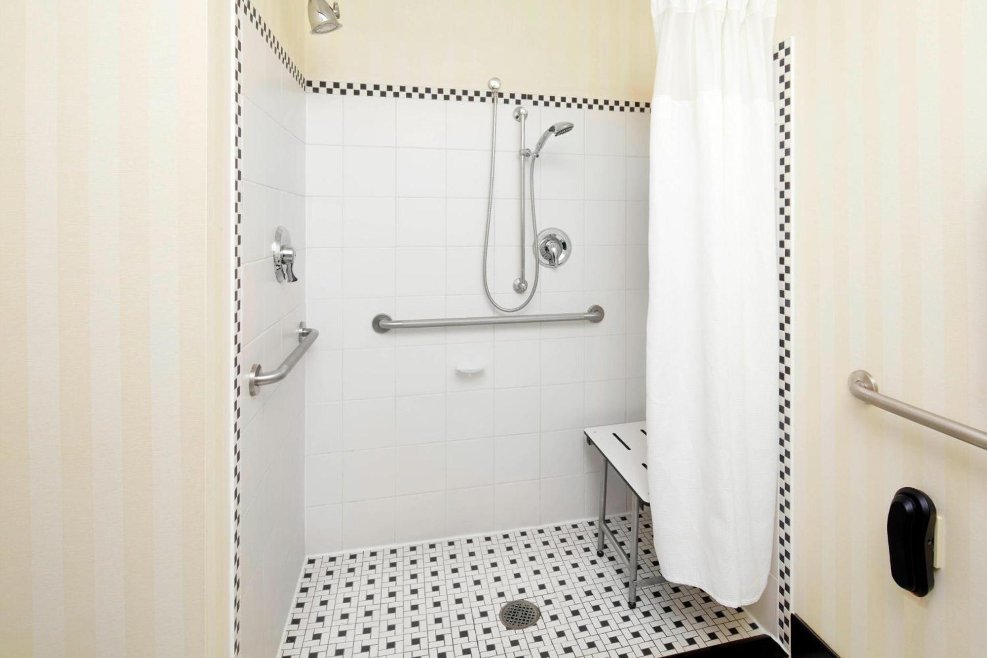 Fairfield Inn & Suites By Marriott Cumberland Ngoại thất bức ảnh